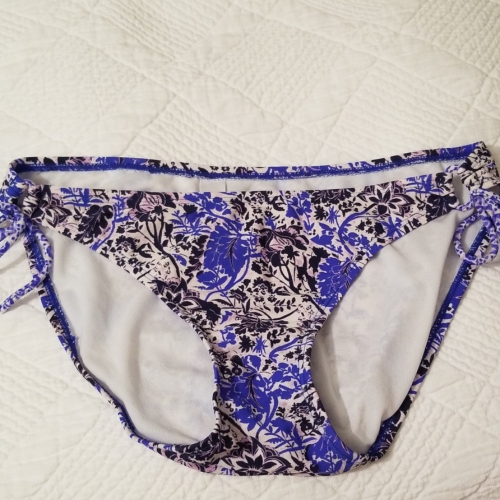 Athleta swim bottom size Medium like new